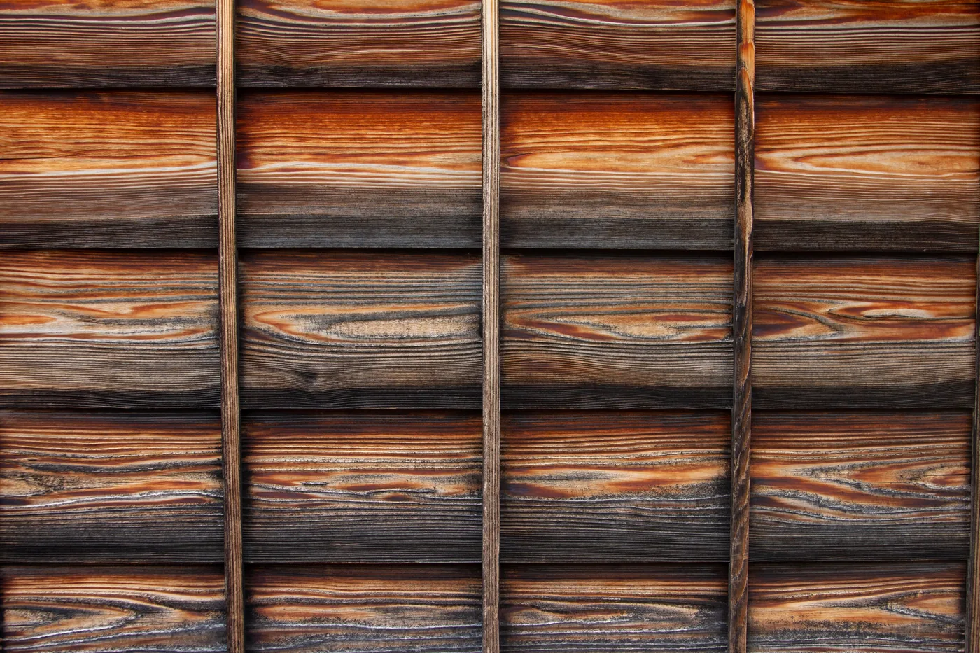 Close view of wood grain running across board faces